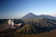 Gunung Bromo (Mount Bromo). Indonesia.