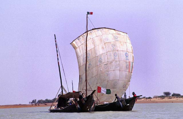 Sailboat is the cheapest transport option. Niger river. Mali.