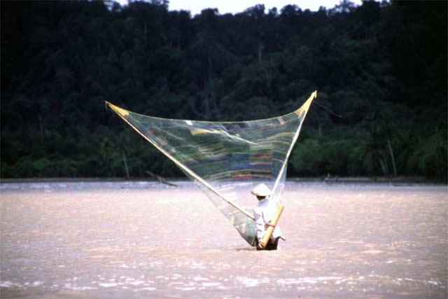 Fisherman, ostrov Siberut. Sumatra,  Indonesia.