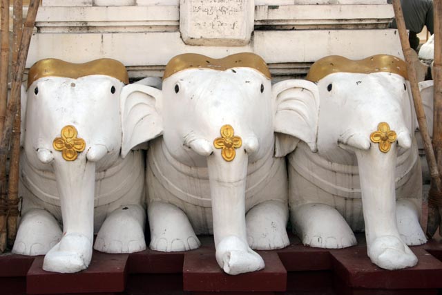 Shwedagon Paya, Yangon. Myanmar (Burma).