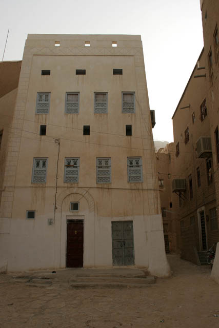 Traditional mud-houses at Sayun town. Yemen.