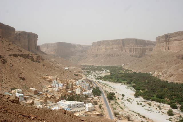 View to the village Al-Khurayba at the end of Wadi Do'an. Yemen.