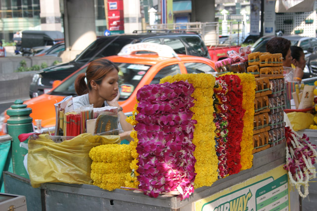 Erawan Shrine (San Phra Phrom), Bangkok. Thailand.